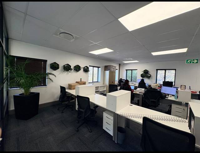 271M² OFFICE TO LET IN VORNA VALLEY